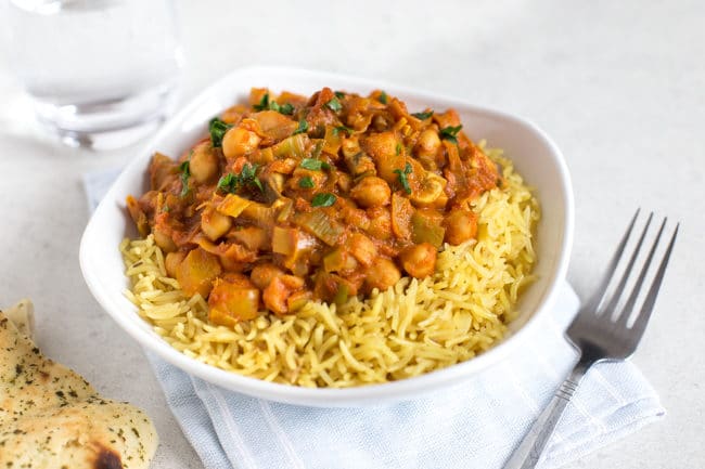 15 minute creamy chickpea curry