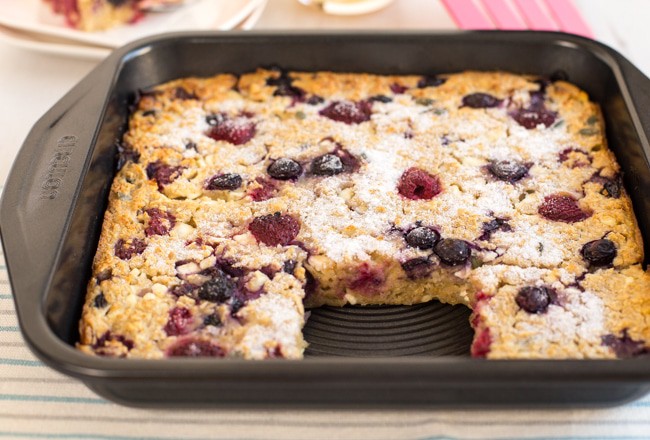 Raspberry and blueberry oaty breakfast bars