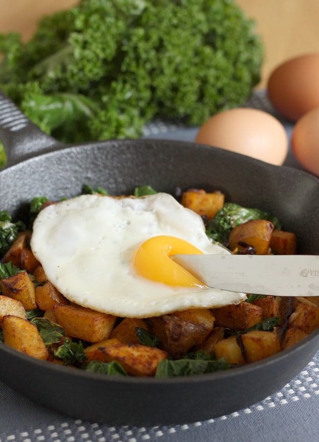 Kale and potato breakfast hash - perfect for a lazy Sunday morning :)